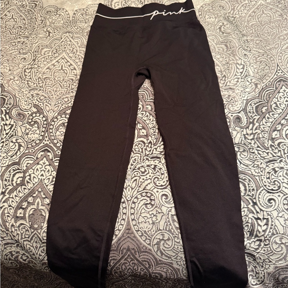 PINK Victoria's Secret leggings